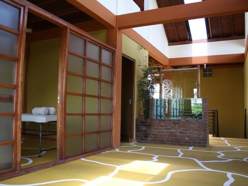 Motu Beachfront Art Villas Rarotonga Exterior photo